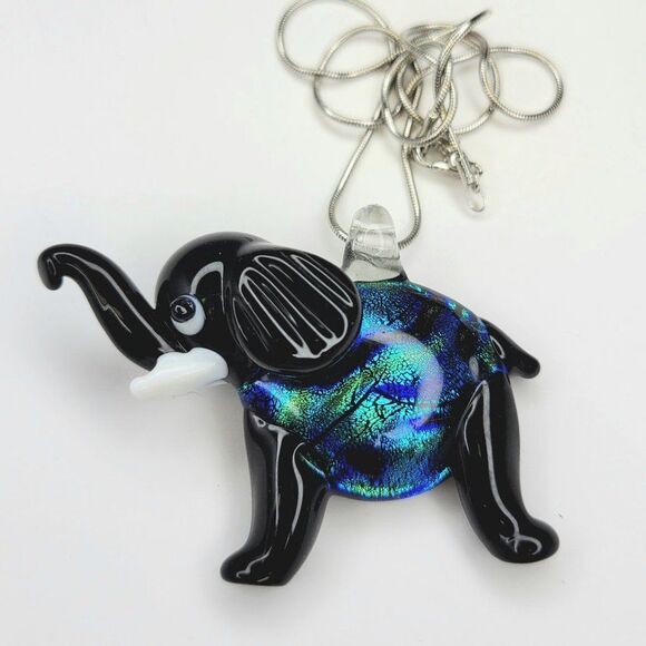 BLACK Glass Acrylic Elephant Pendant Necklace with shiny blue and green  specks - Picture 1 of 6